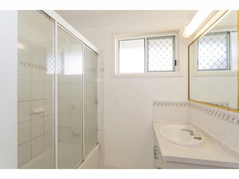 2 Viv Close, Parkhurst QLD 4702